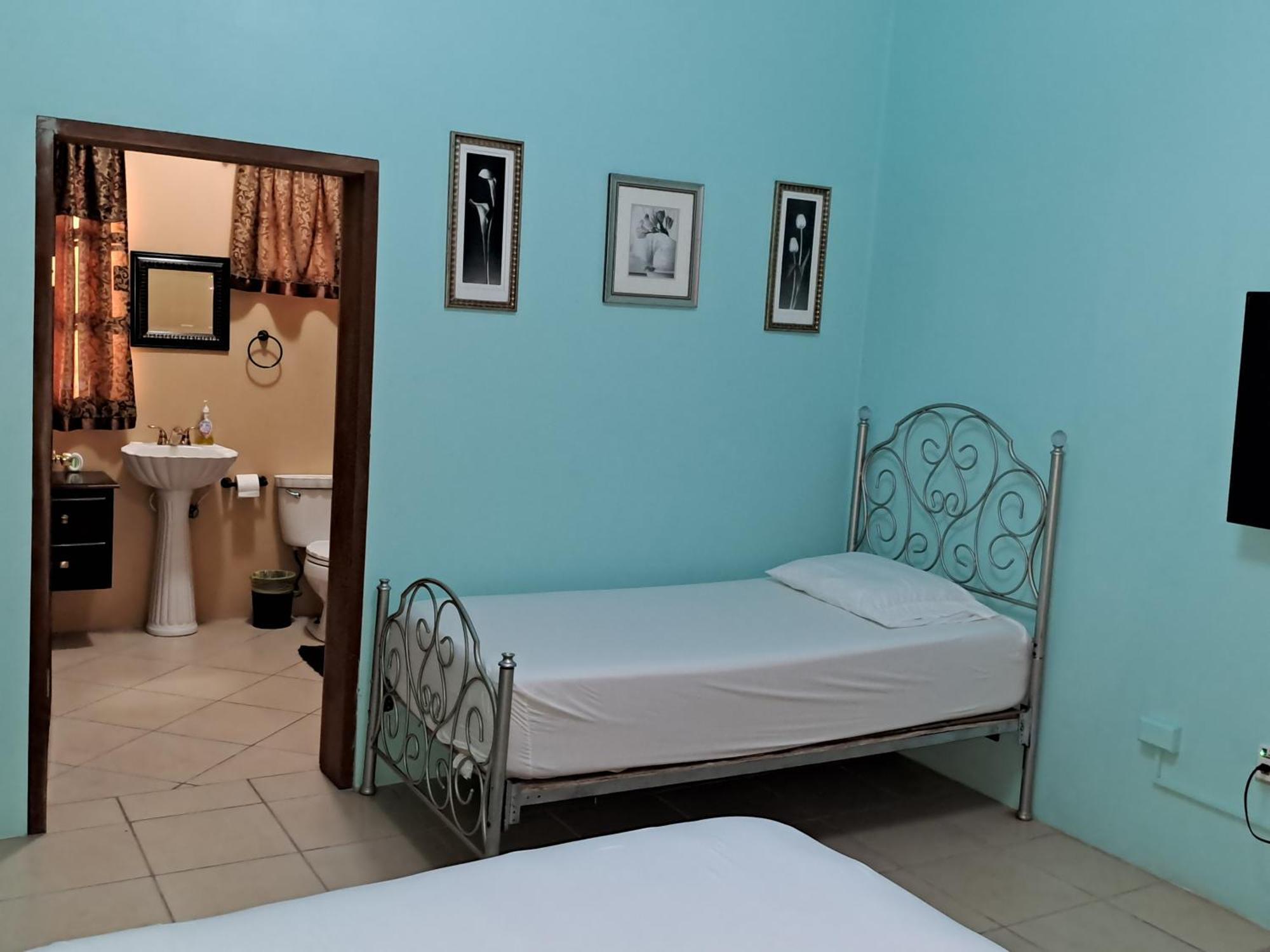 Ferienwohnung Banyan Rose Orange Walk Exterior foto